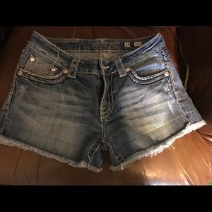 Women’s Miss Me Shorts SIZE 29